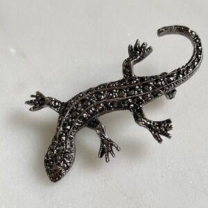 Rhinestone Lizard Brooch Pin in Gunmetal Black